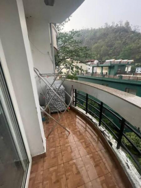 Lovely 1 Bd with sofa/bed in heart of Rishikesh